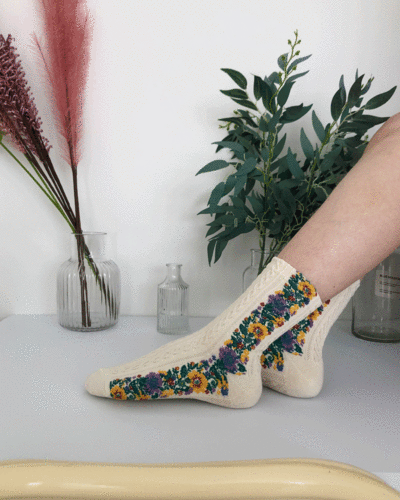 [당일출고] vintage flower socks [ 빈티지 플라워 삭스 / 꽃양말 / 꽃무늬 / 빈티지무드 / 포인트아이템 / 꽈배기 / 꽈배기양말 ]